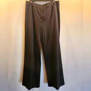 Ladies Worthington Dress Pants Gray.